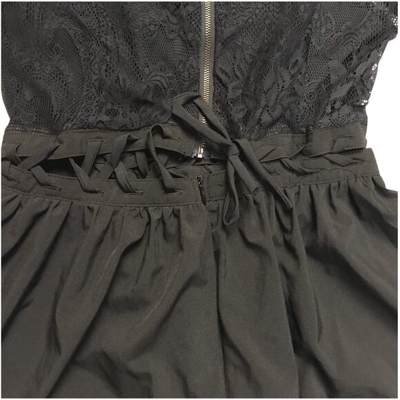 Tobi Romper Lace Cut Out Sleeveless Black Shorts Jumpsuit Women's Small S - Picture 6 of 14